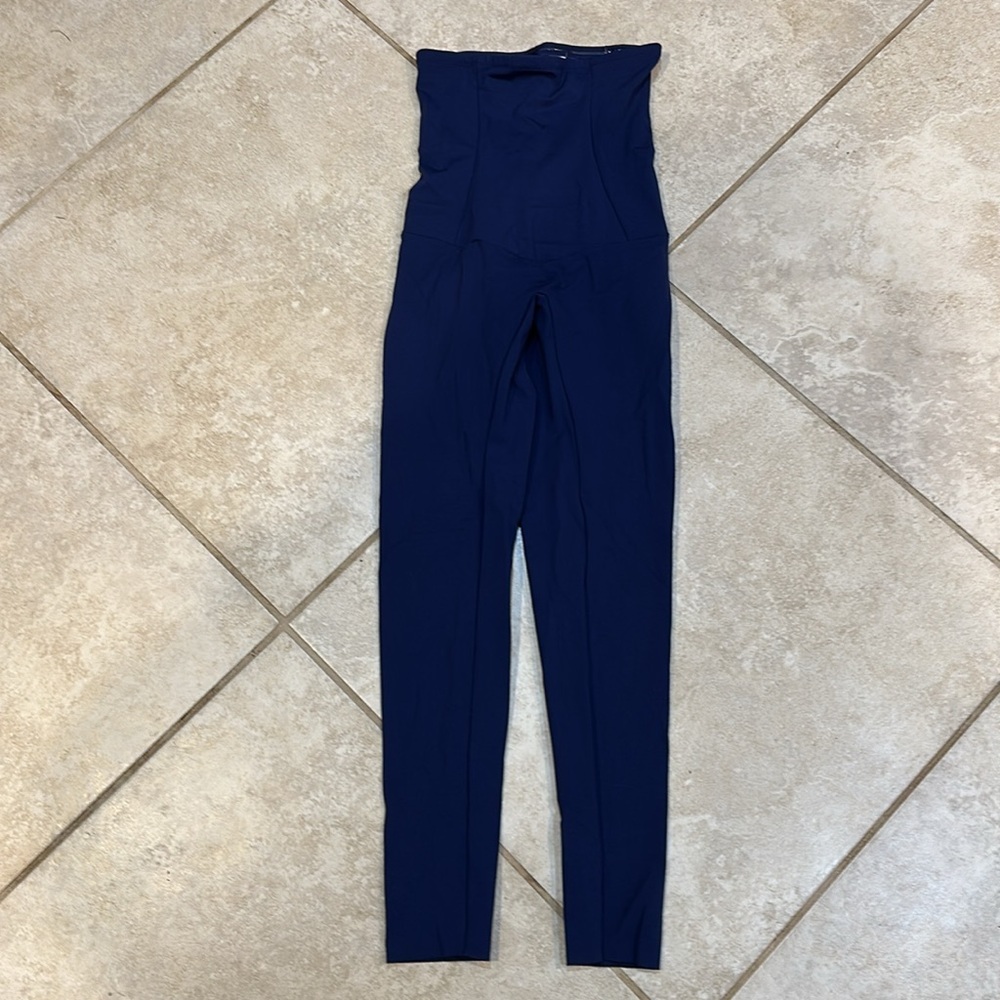 High-Waisted Navy Leggings - Picture 2 of 8